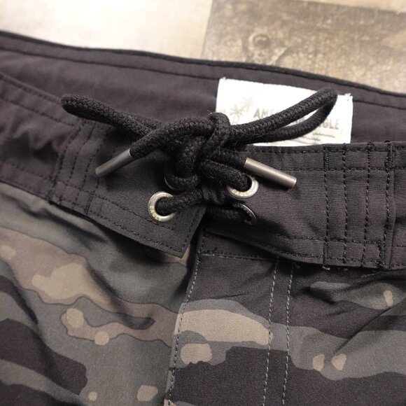 American Eagle Camo Board Shorts Swim Trunks Men's Size M - Picture 3 of 10